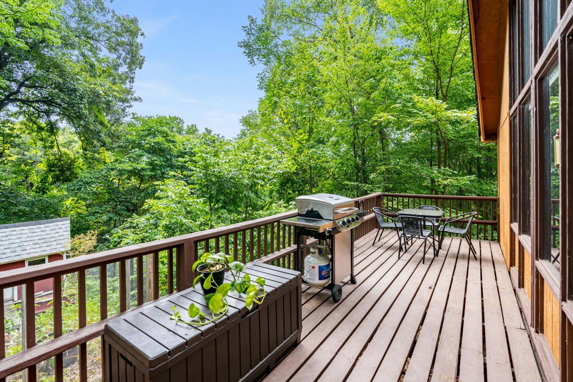 Quaint Loft Cabin W Hot Tub, Firepit, Deck & Grill Hedgesville Eksteriør billede
